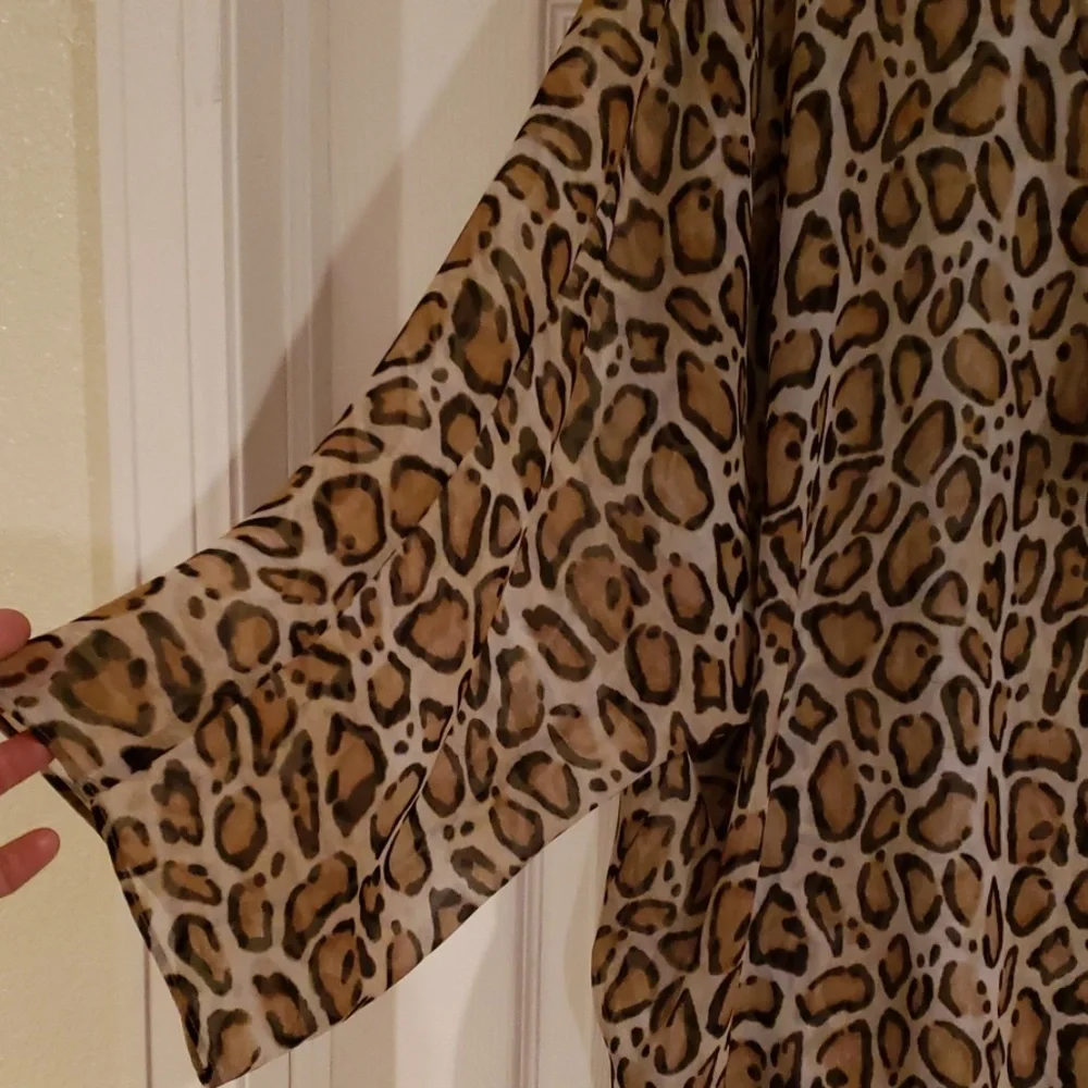 Blouse - Picture 2 of 3